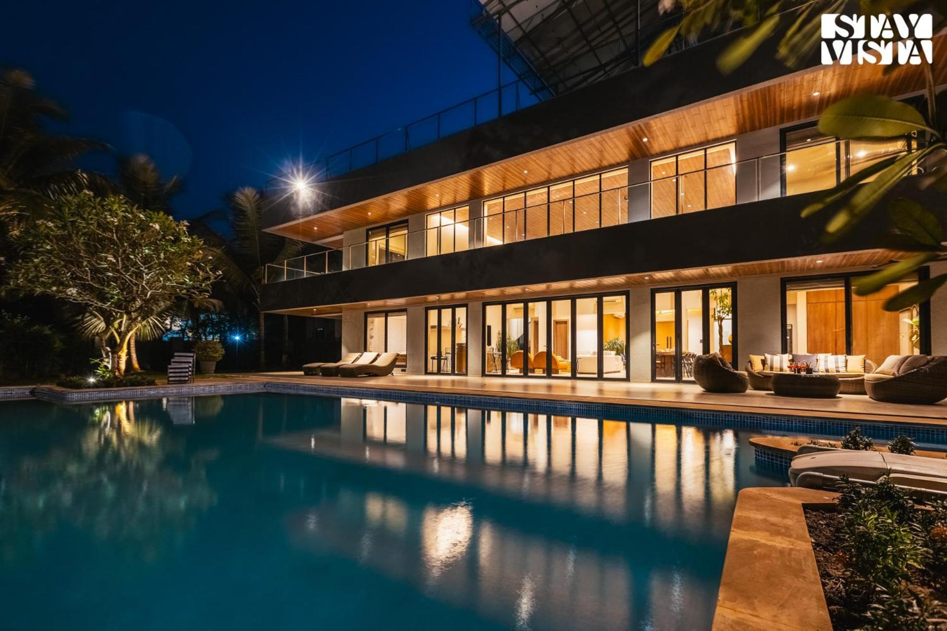Reflection House By Stayvista With Pool, Terrace Bar, Indoor Games & Exquisite Interiors In A Nutshell アリバグ エクステリア 写真