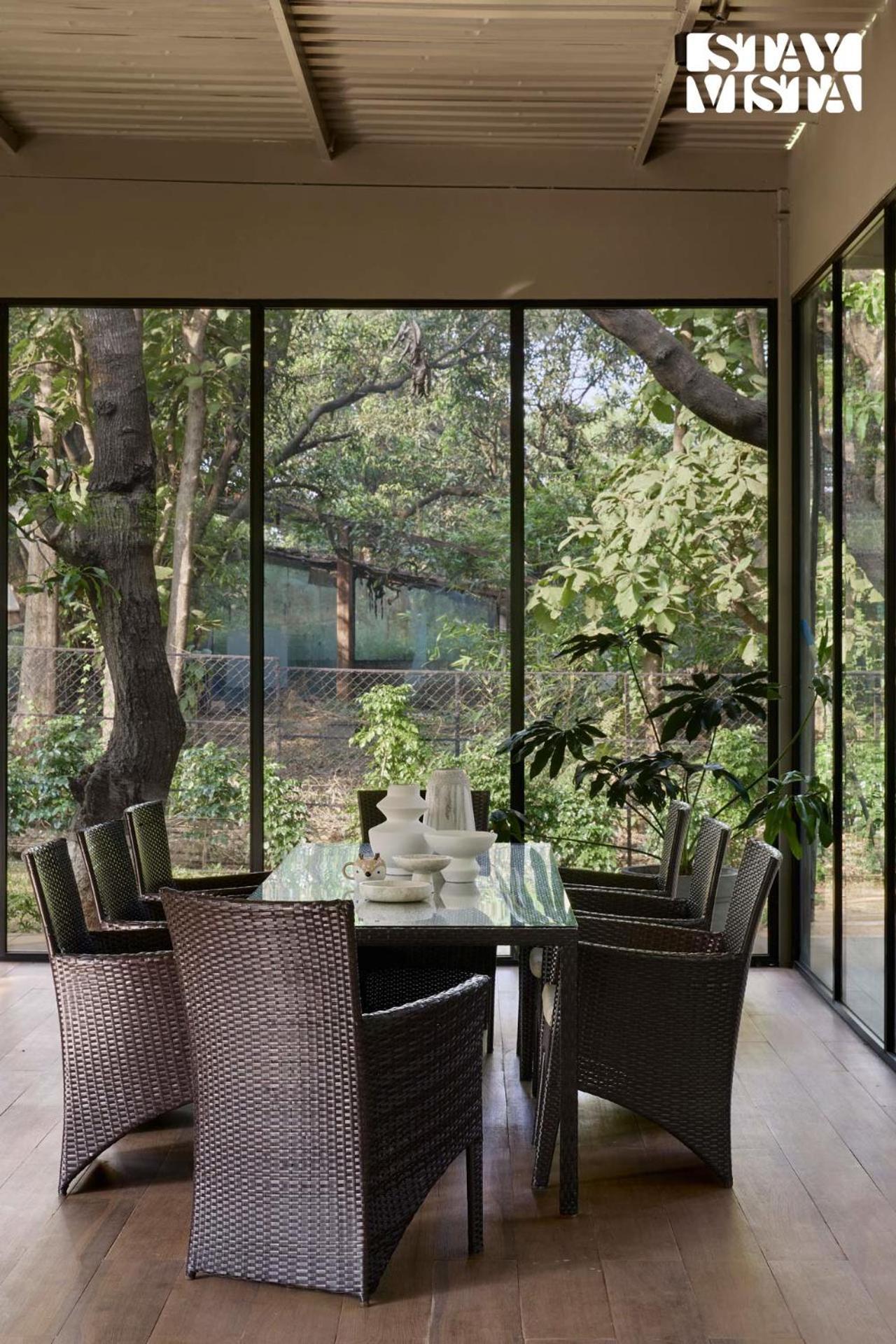 Reflection House By Stayvista With Pool, Terrace Bar, Indoor Games & Exquisite Interiors In A Nutshell アリバグ エクステリア 写真